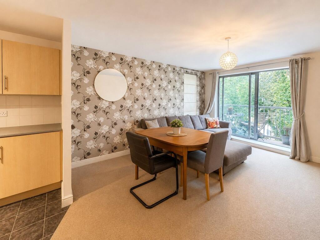 Apartment in Rushmoor, Hampshire - View 3