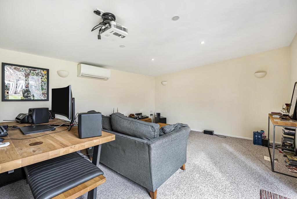 Additional image 58 of Endymion Road, Hatfield, AL10