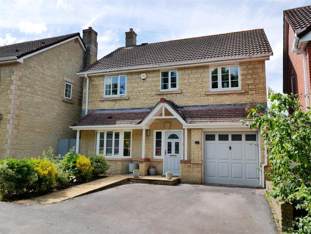 Main image of property: Thatcham Close, Calne