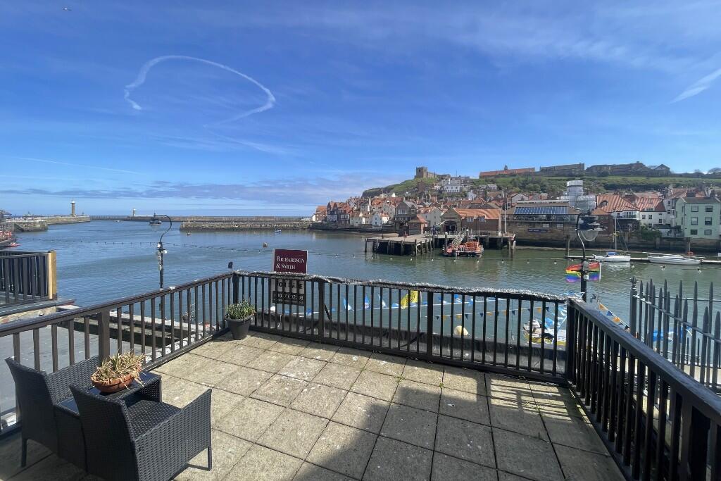Flat 1, 14 Haggersgate, Whitby, North Yorkshire, YO21 3PP photo 2