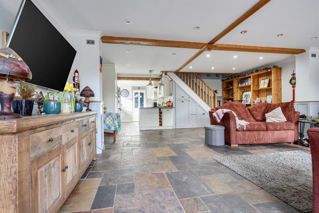 House in Maidenhead, Fishery - View 5
