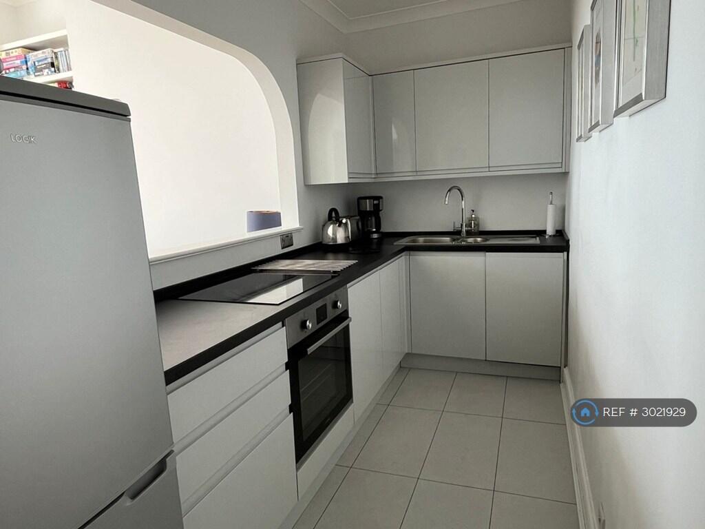 Apartment in Tonbridge - More
