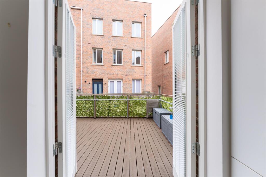 Apartment in Newcastle upon Tyne, Battle Field - More