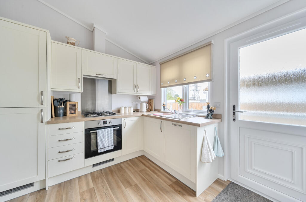 Kingsdown Caravan Park, Stratton St Margaret, Swindon, SN25 photo 3