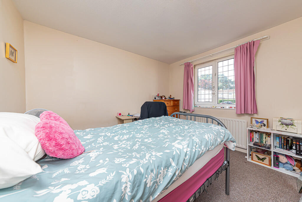 House in Bracknell - More