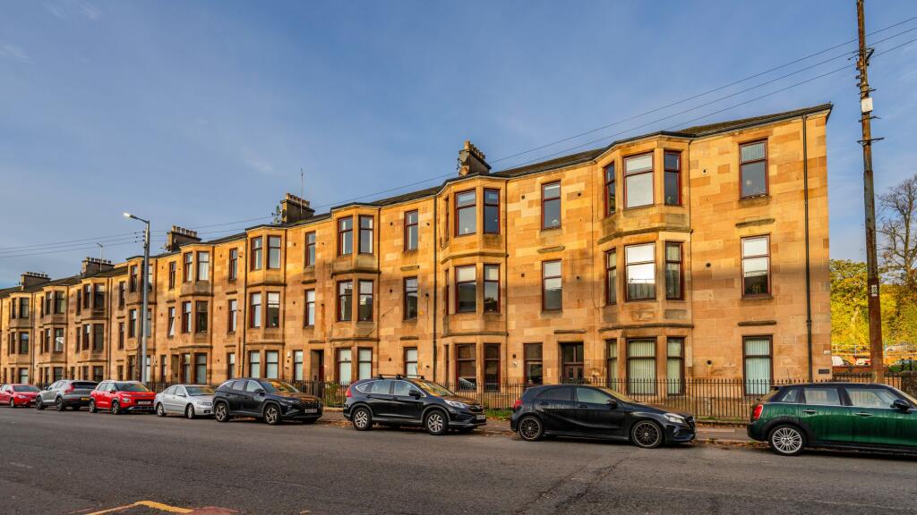 Main image of property: 56 Grange Road, Flat 2/2, Battlefield, Glasgow, G42 9LF