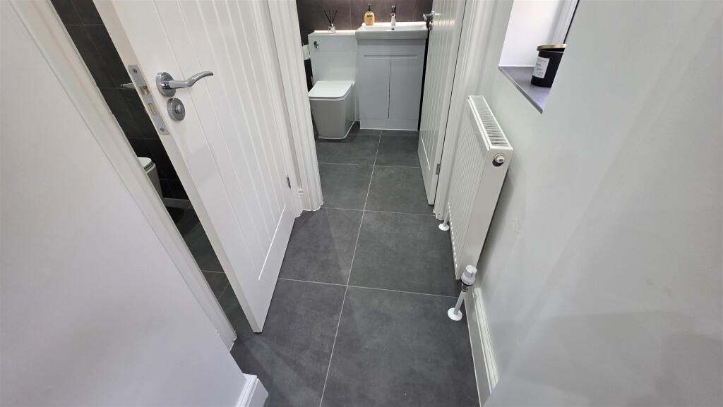 House in Southall - View 4
