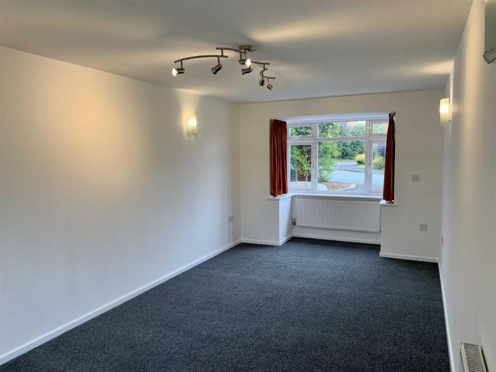House in Stoke-on-Trent - More
