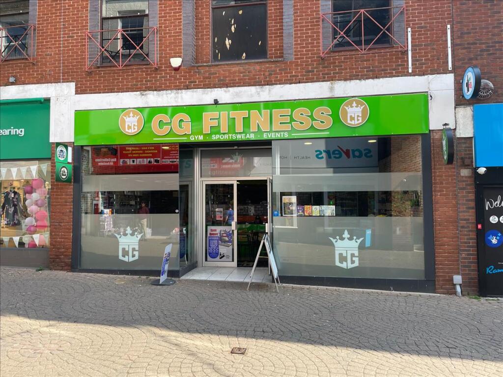 Main image of property: 33 High Street, Ramsgate, Kent, CT11
