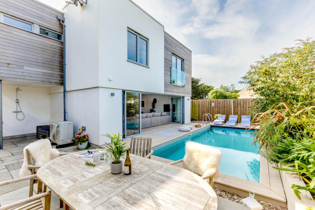 Main image of property: Trebetherick, PL27