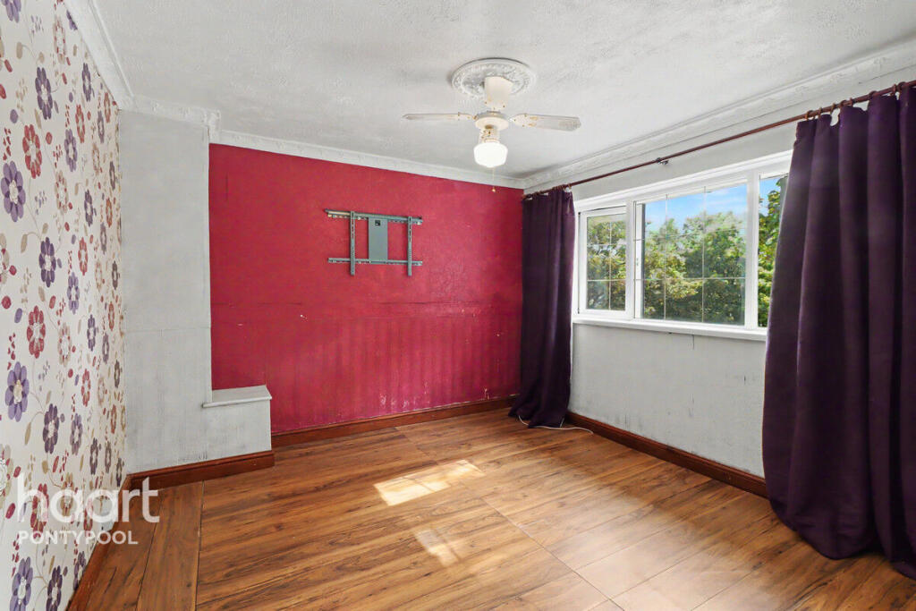 House in Pontypool, Charlesville, Trevethin - View 4