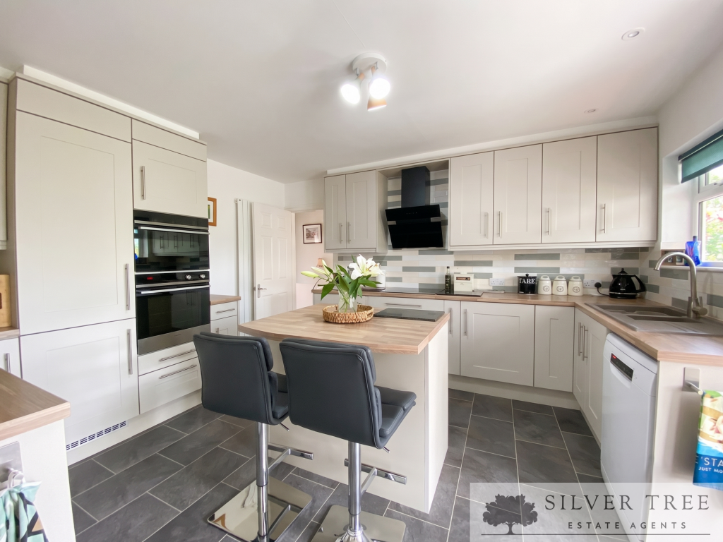 1, Glen Close, Scalby, Scarborough, North Yorkshire photo 4