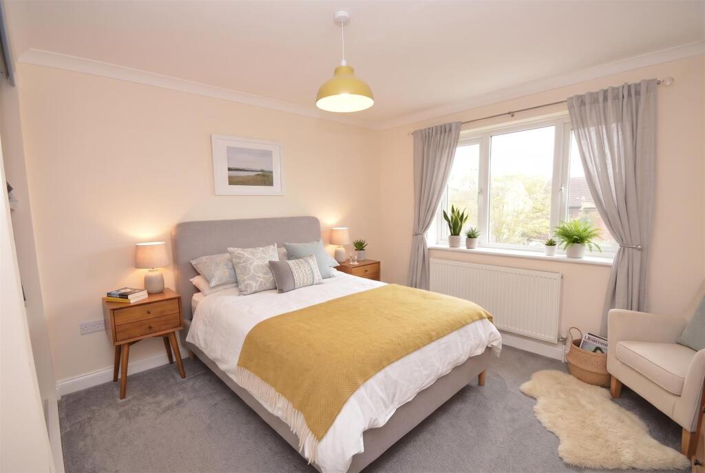 House in Lincoln - View 5