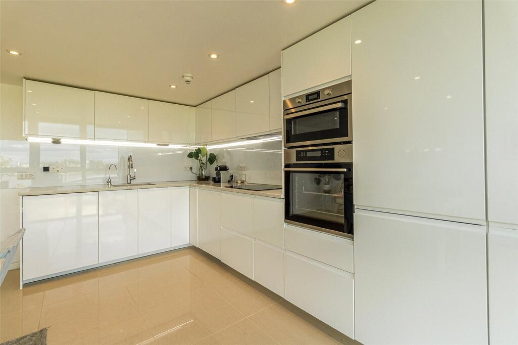 Apartment in London - View 2