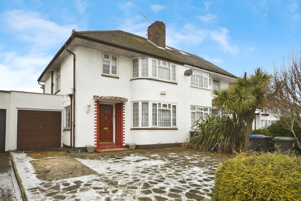 Main image of property: Chestnut Close, LONDON, London, N14