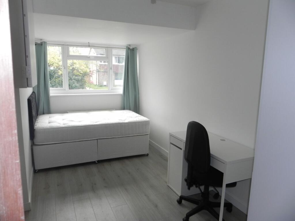 Main image of property: Ensuite room - Guildford Park Avenue, GU27NN