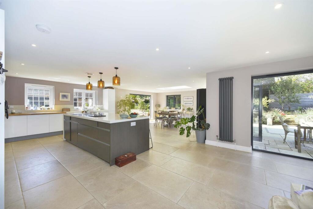 House in Guildford - View 5