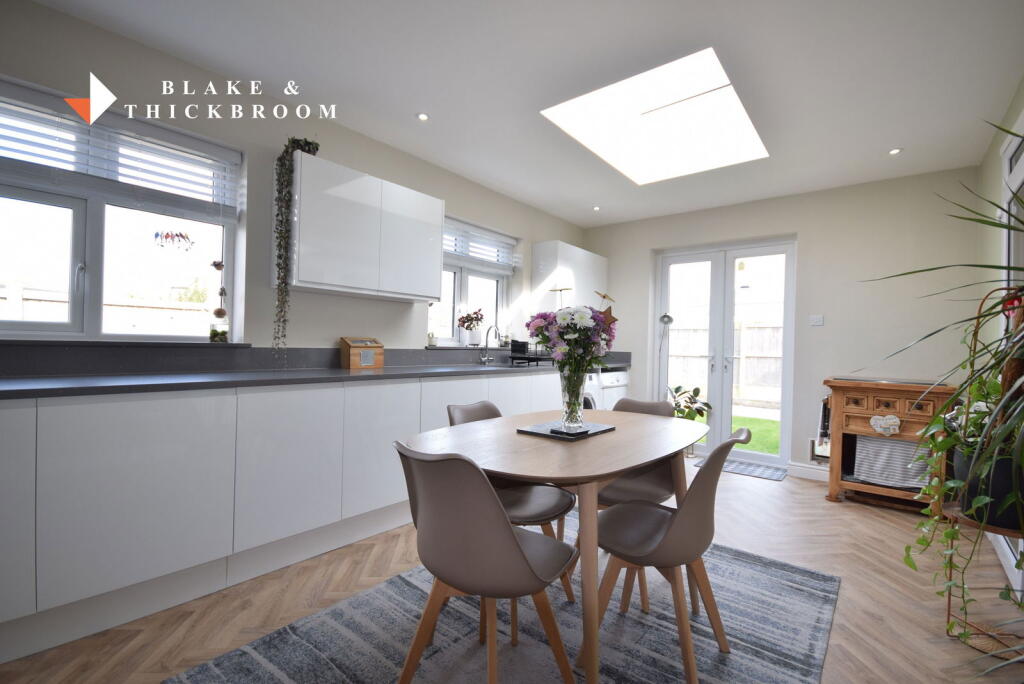 Deanhill Avenue, Clacton-on-sea, CO15 5BA photo 2