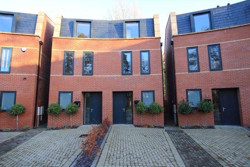 Main image of property: THE CURVE, WELHOLME AVENUE, GRIMSBY