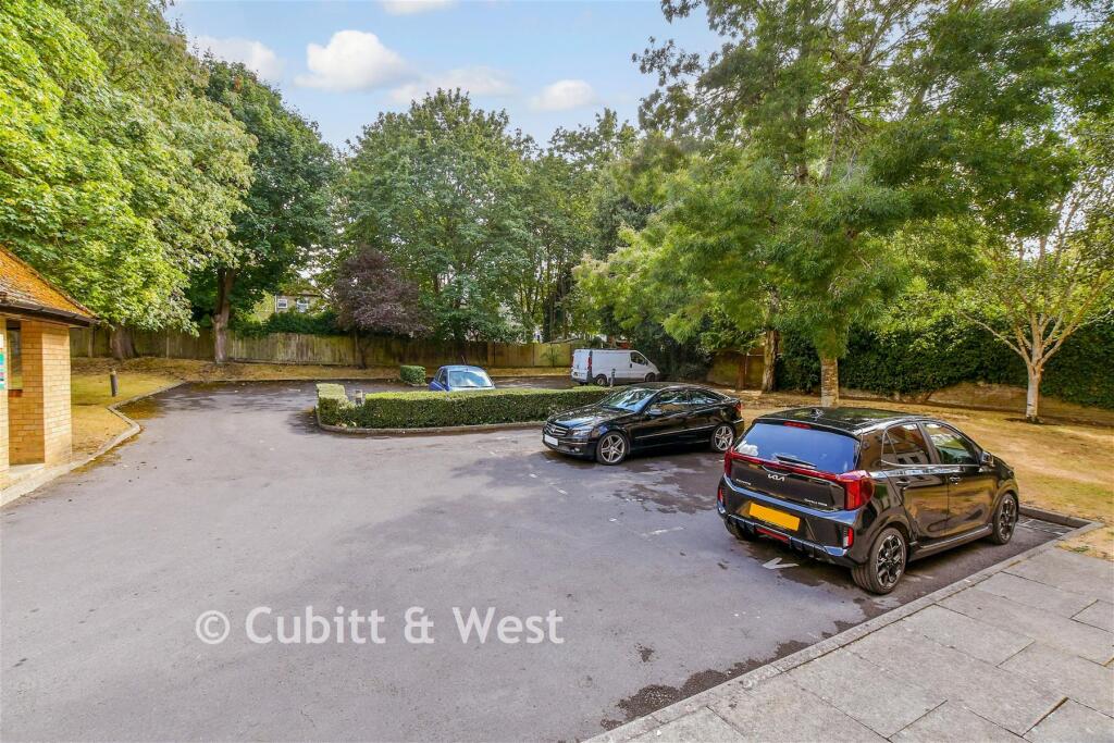 Apartment in Sutton - View 2