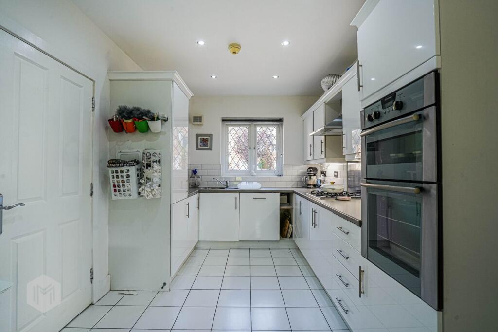 Reeceton Gardens, Bolton, BL1 photo 4