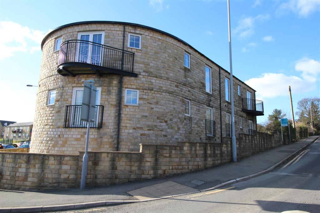 Agincourt Drive, Bingley