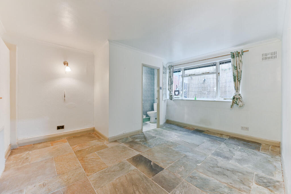 Apartment in London - More