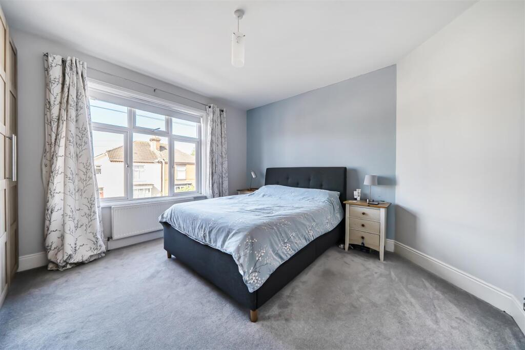 Linden Grove, Alverstoke, Gosport - More