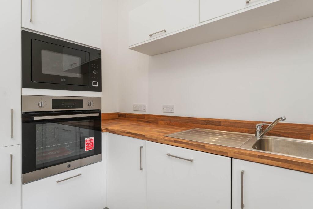 Apartment in Paisley, Inverclyde - More