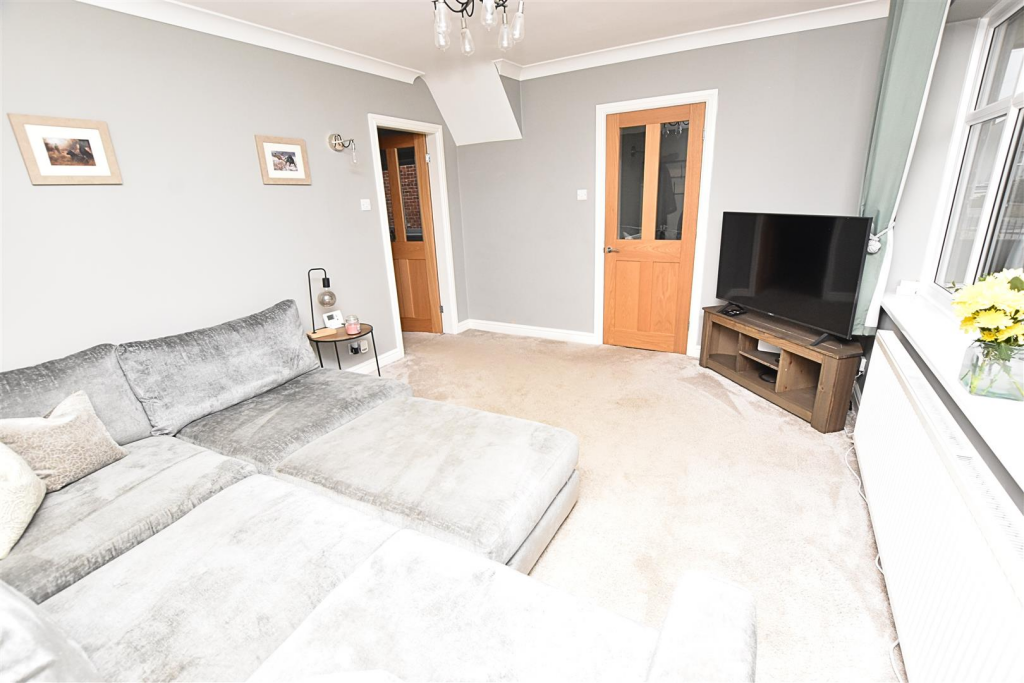 Anderby Drive, Grimsby photo 4