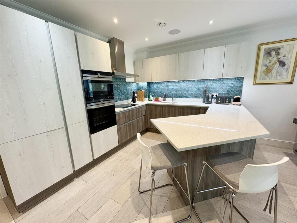 38 Golf Links Road, Ferndown photo 2