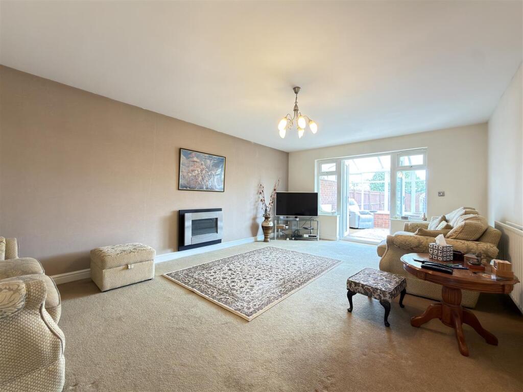 Donald Close, Thurmaston, Leicester photo 4
