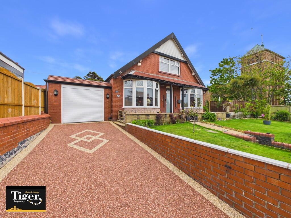 4-bed detached on Park Road, Blackpool, £245,000