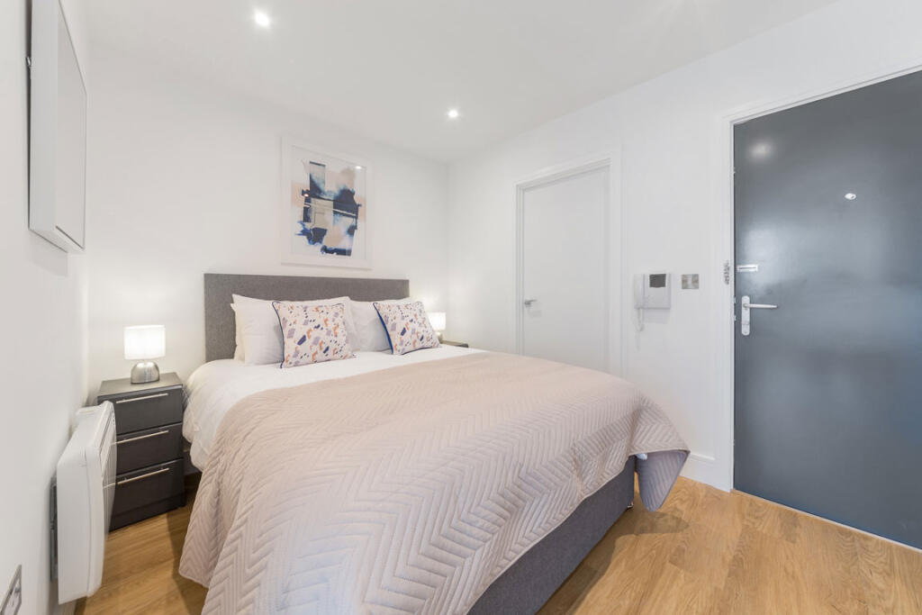 Apartment in London - View 5
