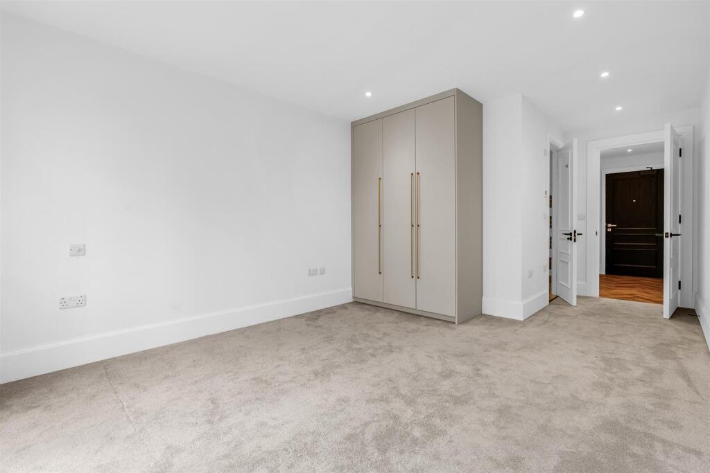 Additional image 13 of New Road, Digswell