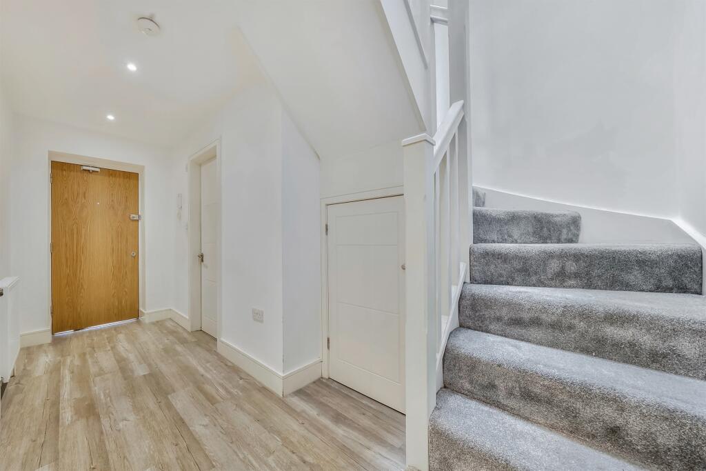 Additional image 6 of Golden Lion Mews, London Colney, St. Albans