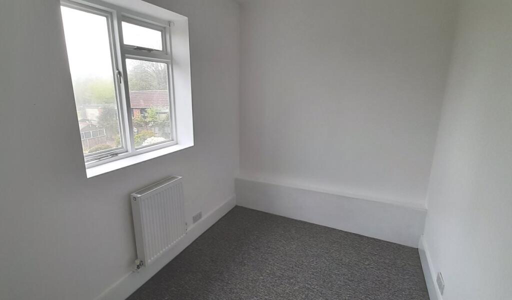 Apartment in Brighton, Round Hill - More