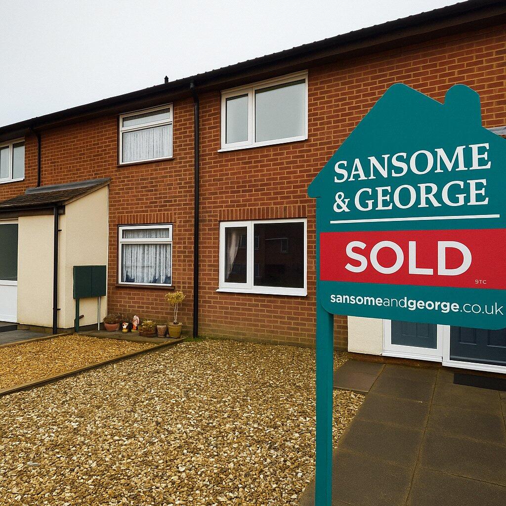 Main image of property: Winchfield Gardens, Tadley, Hampshire, RG26