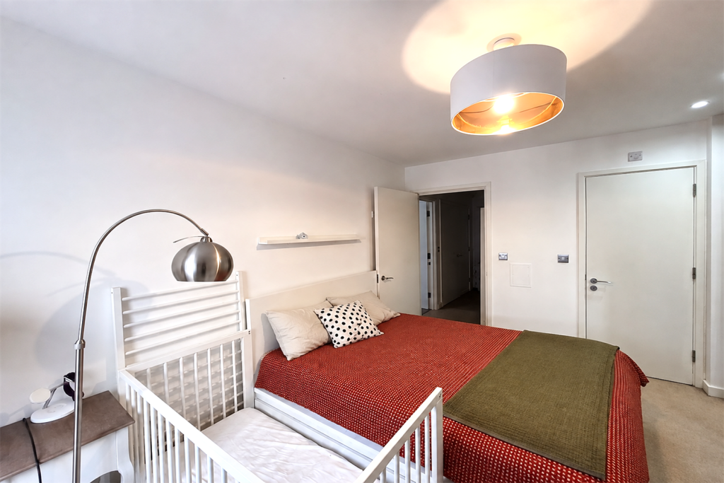 Apartment in London - More