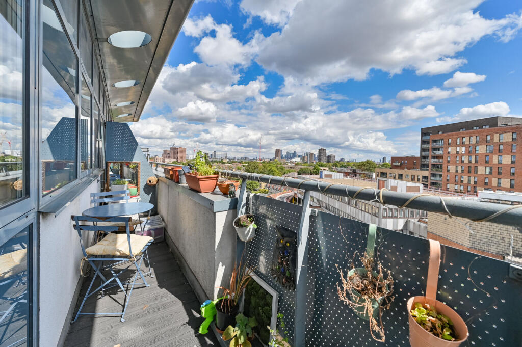 Apartment in London - View 4