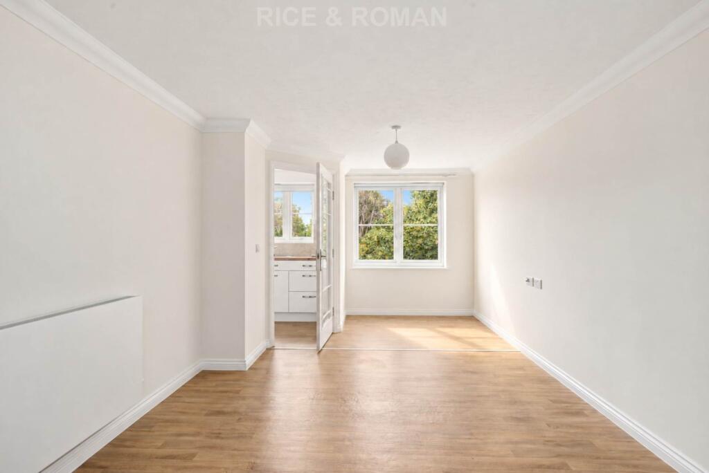 Apartment in Kingston upon Thames - View 2