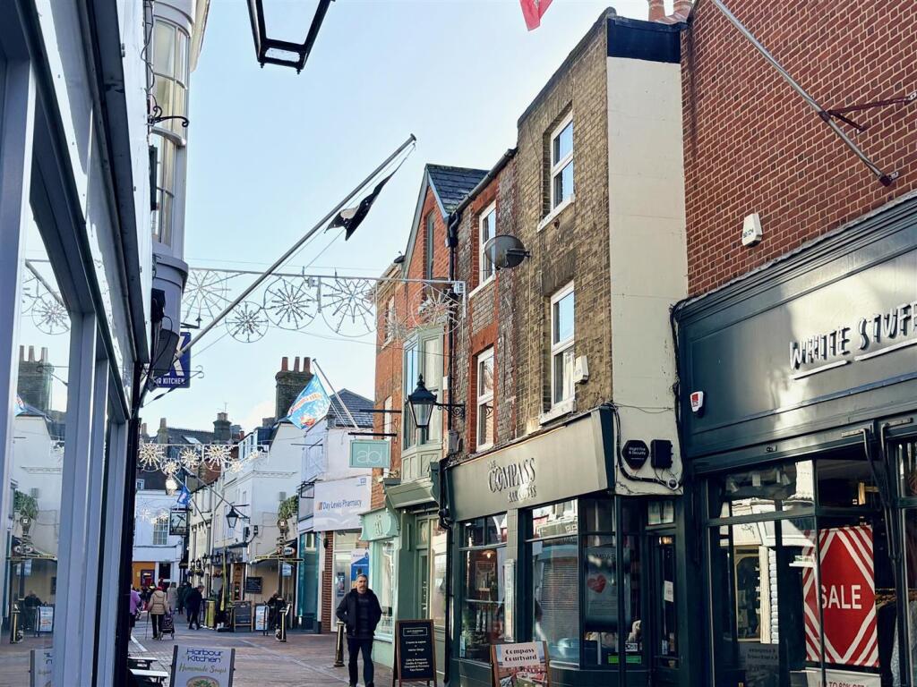 Main image of property: High Street, Cowes