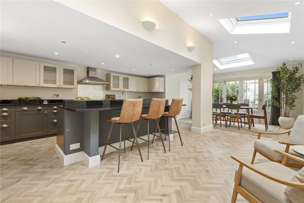 Sarsfeld Road, London, SW12 photo 3