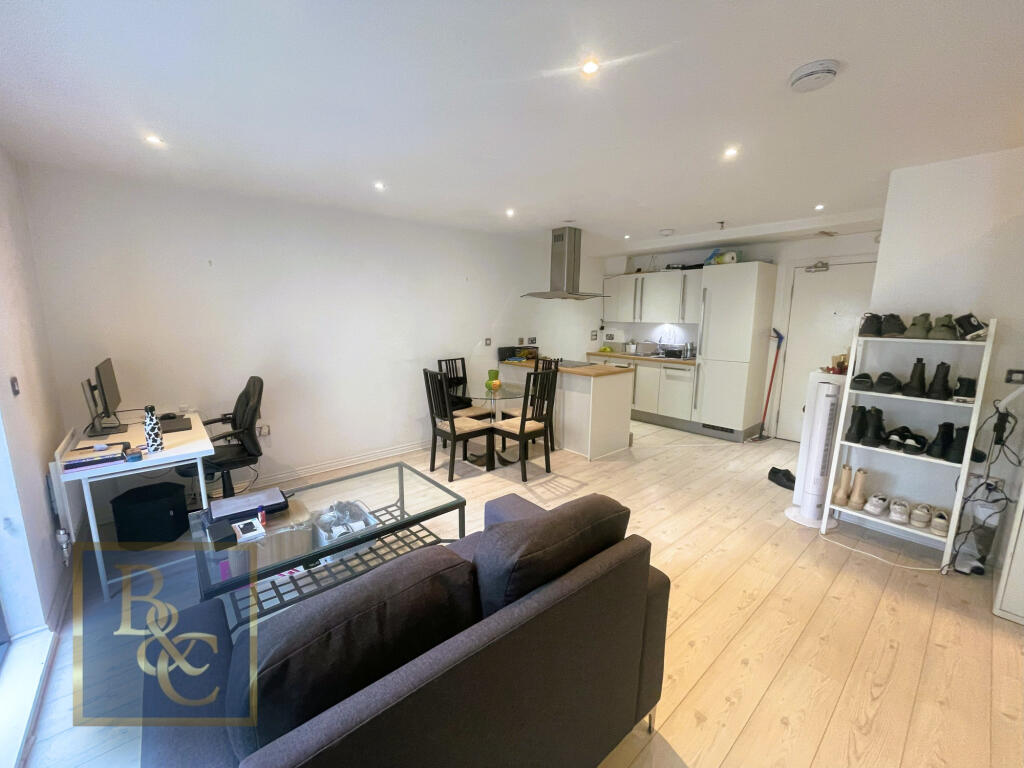 Apartment in London - View 5