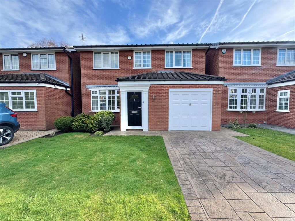 4-bed detached on Gainsborough Close, Wilmslow, £550,000