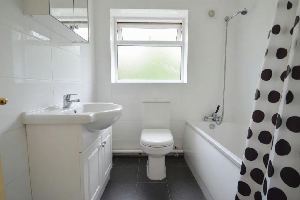 House in London - View 5