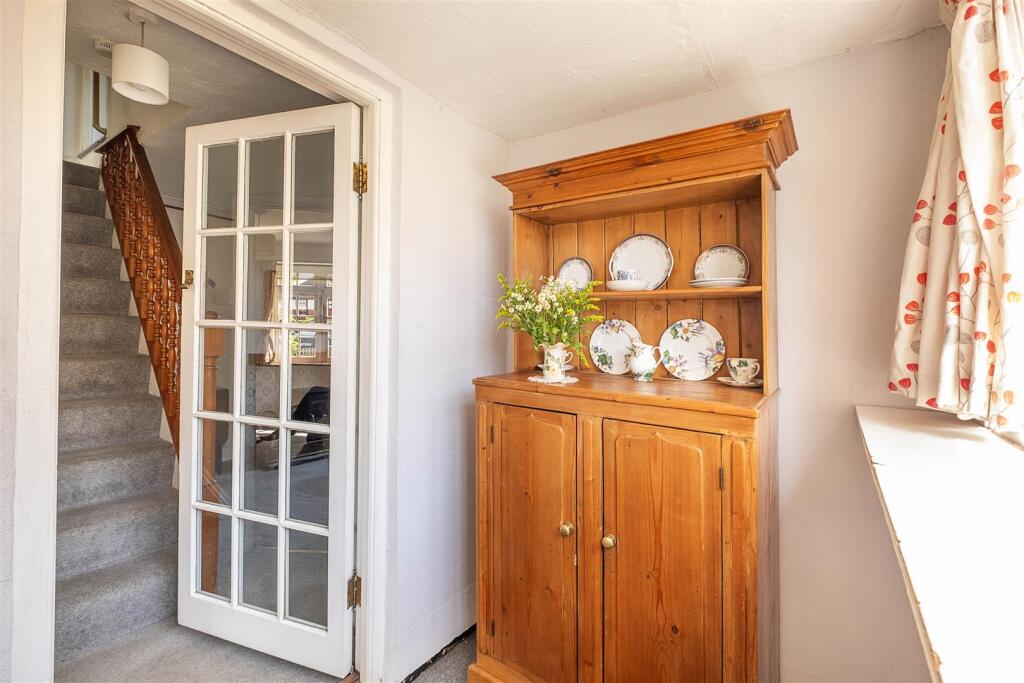House in Elmbridge, Long Ditton - View 6