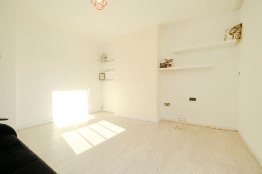 Apartment in London - View 2