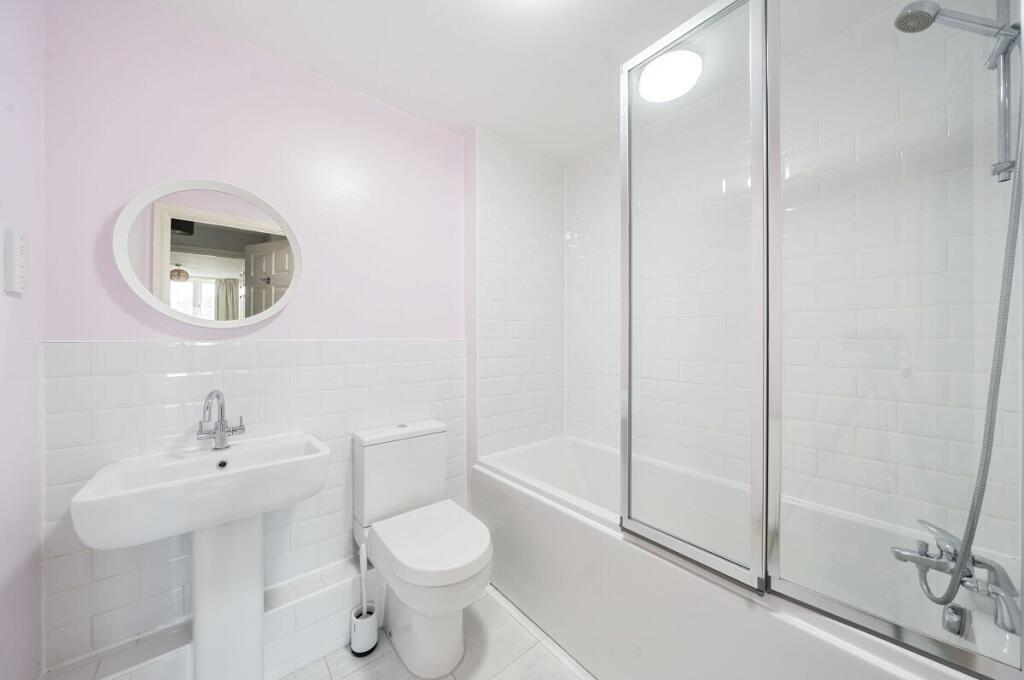 Apartment in London - More