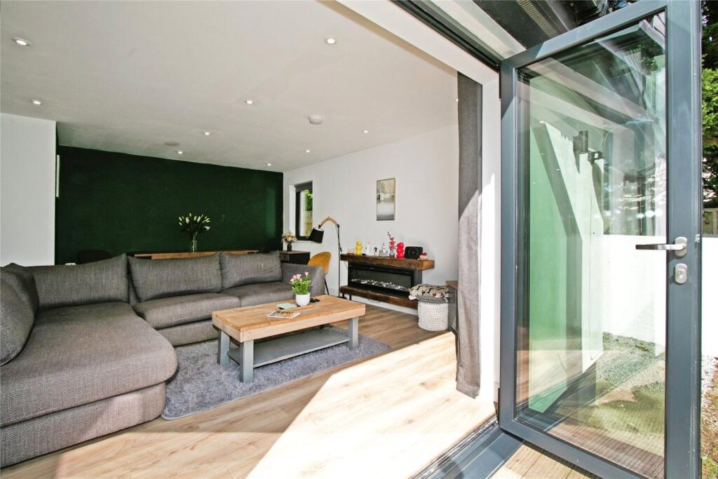 House in Truro, St. Erme - More